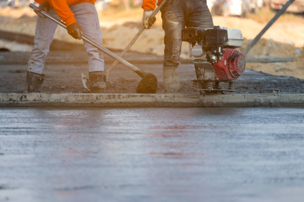 Best Affordable Concrete Contractor  in Wakarusa, IN